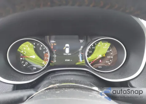 2018 Jeep Compass Limited 4X4 z USA, uszkodzony, nr VIN 3C4NJDCB4JT114403